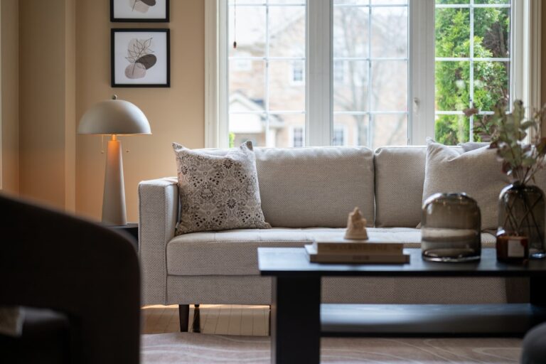 How to Create a Cozy Atmosphere in Any Room